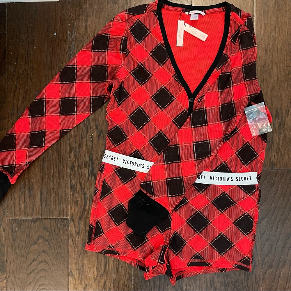 Victoria’s Secret Holiday PJ Set - Size Medium - NWT